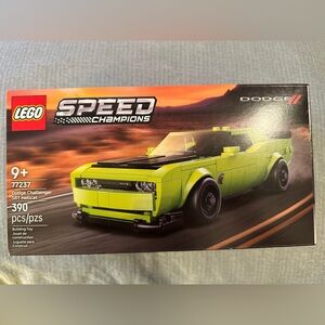 LEGO Speed Champions Lime Green Dodge Challenger Hellcat - brand new